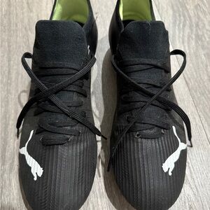 Puma Men's Black Soccer Shoes